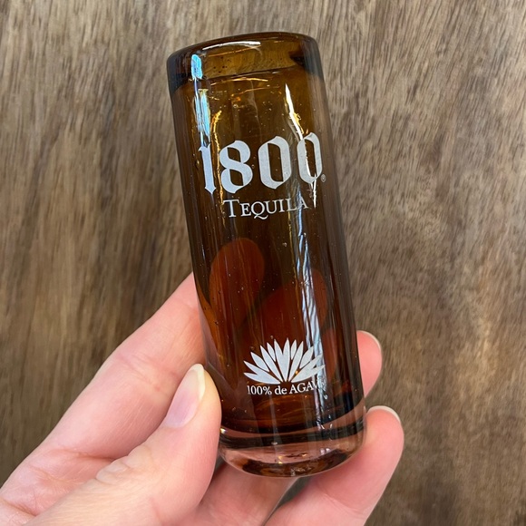 Bundle of glasses: Glenlivet, Glenmorangie, and Quervo 1800 - Picture 7 of 10